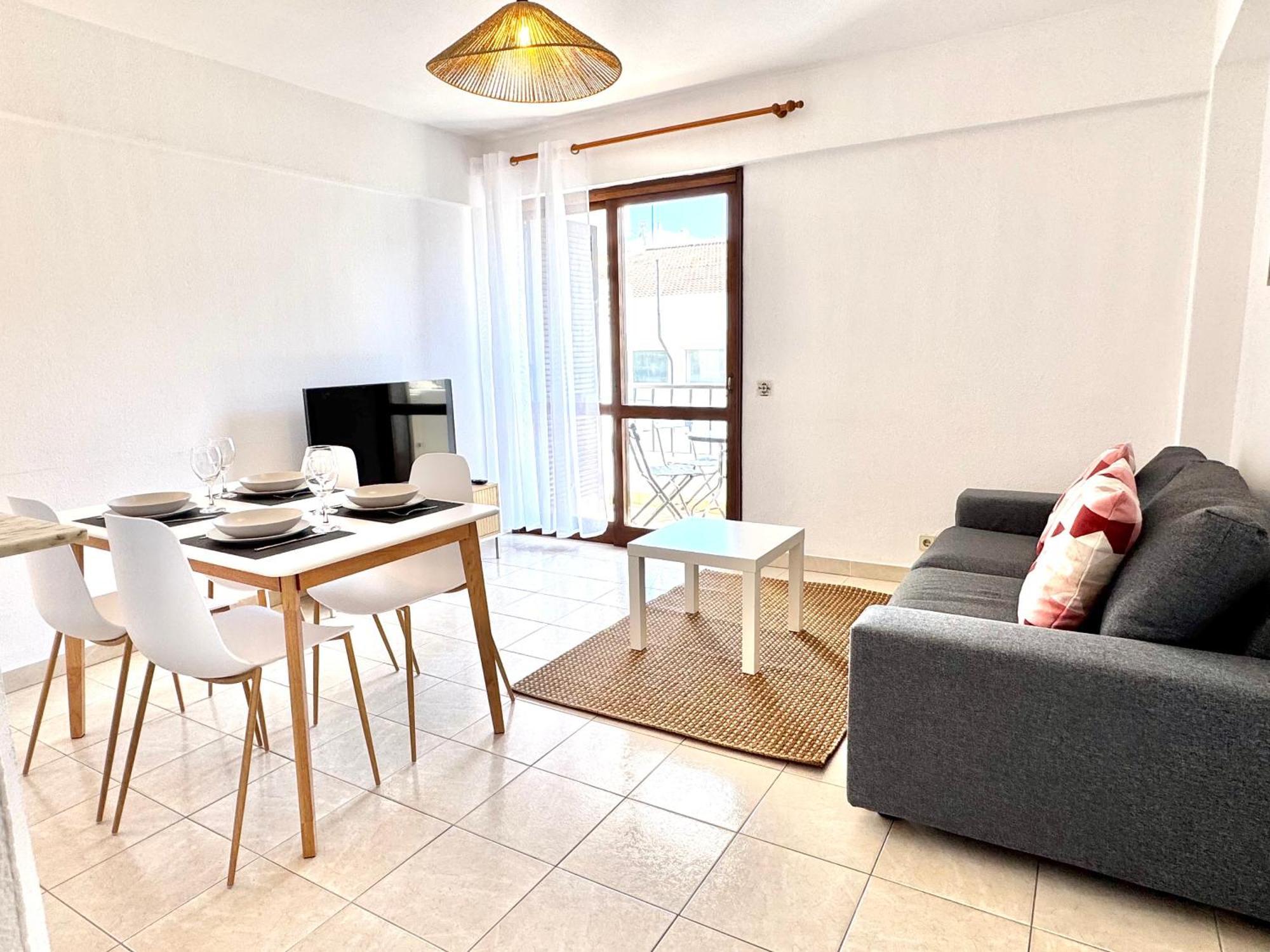 - 2 Bedrooms Appartement *